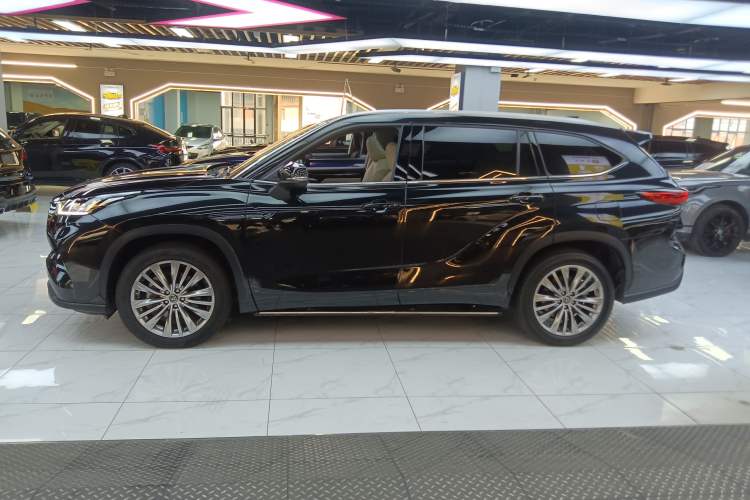 Used Toyota Highlander 2022 Dual-Engine 2.5L Four-Wheel Drive Prestige Version 7 Seats Exterior 3