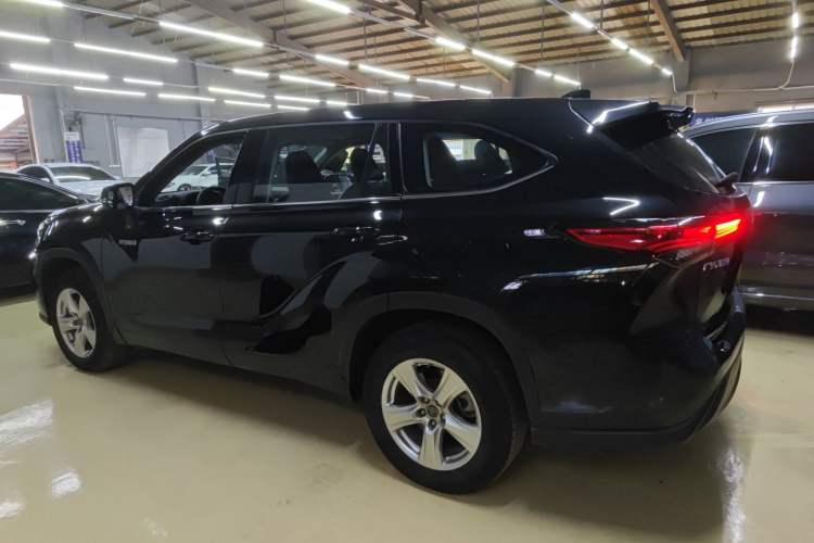 Used Toyota Highlander 2022 Dual-Engine 2.5L Two-Wheel Drive Elite Edition 7-Seater Exterior 3