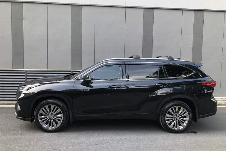Used Toyota Highlander 2022 Dual-Engine 2.5L Four-Wheel Drive Prestige Version 7 Seats Exterior 3
