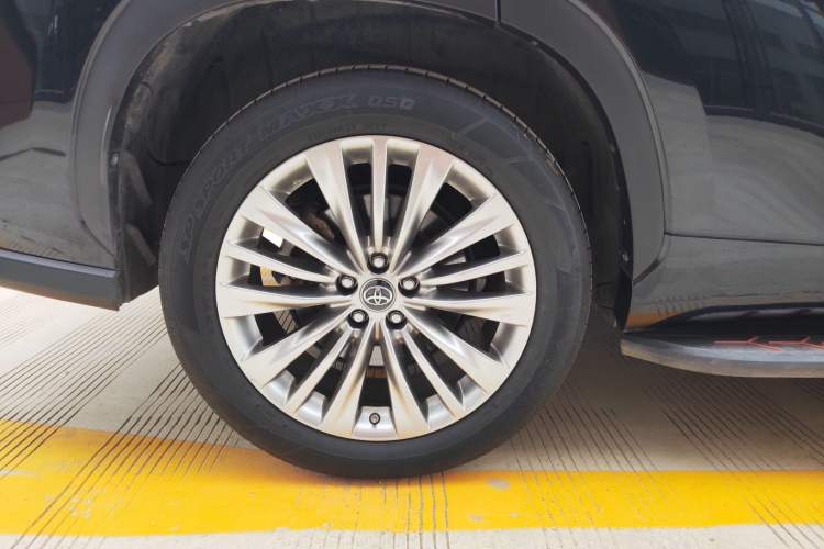Used Toyota Highlander 2022 Dual-Engine 2.5L Four-Wheel Drive Prestige Version 7 Seats Exterior 4