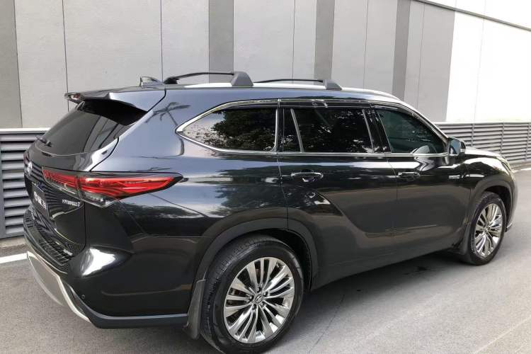 Used Toyota Highlander 2022 Dual-Engine 2.5L Four-Wheel Drive Prestige Version 7 Seats Exterior 4