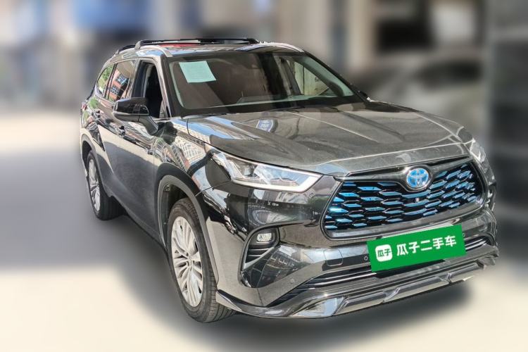 Used Toyota Highlander 2022 Dual-Engine 2.5L 4x4 Elite Edition 7-Seater Front Right 45 Deg