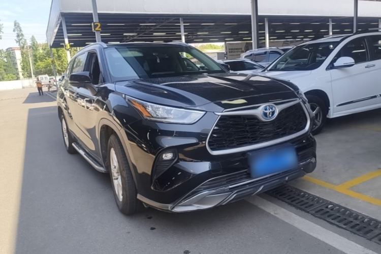 Used Toyota Highlander 2022 Dual-Engine 2.5L 4x4 Elite Edition 7-Seater Front Right 45 Deg