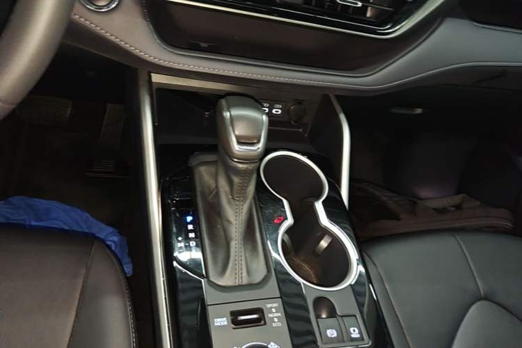 Used Toyota Highlander 2022 380T Four-Wheel Drive Prestige Edition 7-Seater Gear Lever