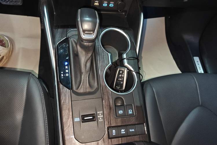 Used Toyota Highlander 2022 Dual-Engine 2.5L Four-Wheel Drive Supreme Edition 7-Seater Gear Lever