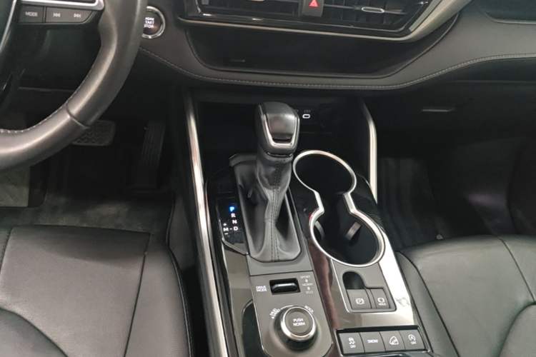 Used Toyota Highlander 2022 380T Four-Wheel Drive Prestige Edition 7-Seater Gear Lever