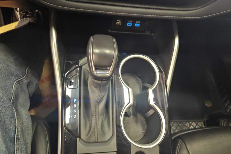 Used Toyota Highlander 2022 380T Four-Wheel Drive Prestige Edition 7-Seater Gear Lever
