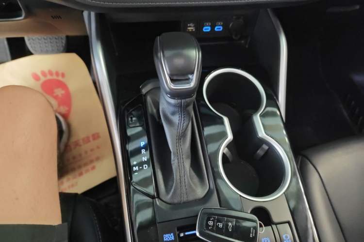 Used Toyota Highlander 2022 380T Four-Wheel Drive Prestige Edition 7-Seater Gear Lever