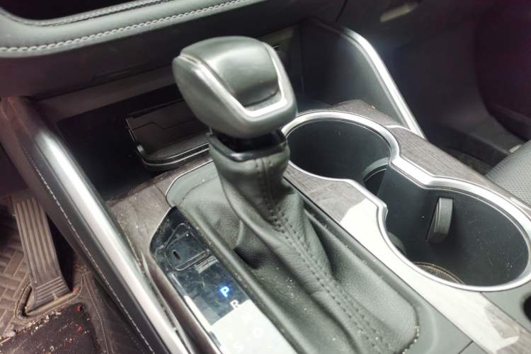 Used Toyota Highlander 2022 Dual-Engine 2.5L Four-Wheel Drive Supreme Edition 7-Seater Gear Lever