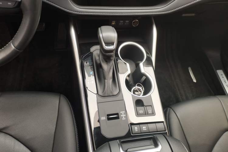 Used Toyota Highlander 2022 Dual-Engine 2.5L Two-Wheel Drive Prestige Edition 7-Seater Gear Lever
