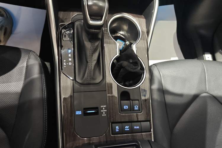 Used Toyota Highlander 2022 Dual-Engine 2.5L Four-Wheel Drive Prestige Version 7 Seats Gear Lever