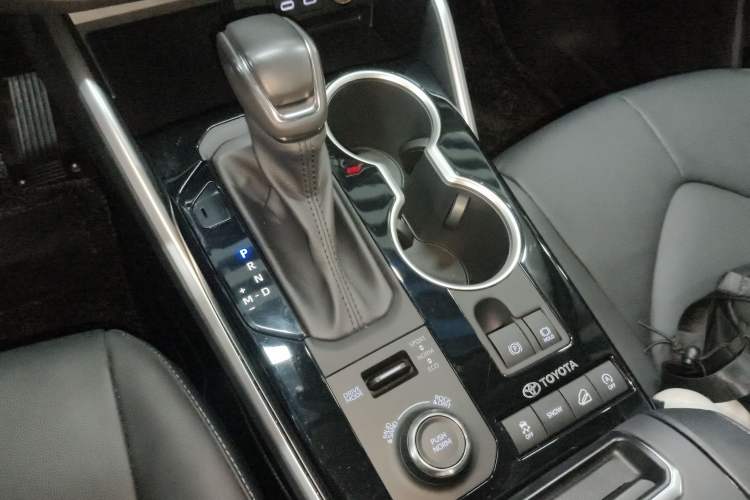 Used Toyota Highlander 2022 380T 4x4 Luxury Edition 7 Seats Gear Lever