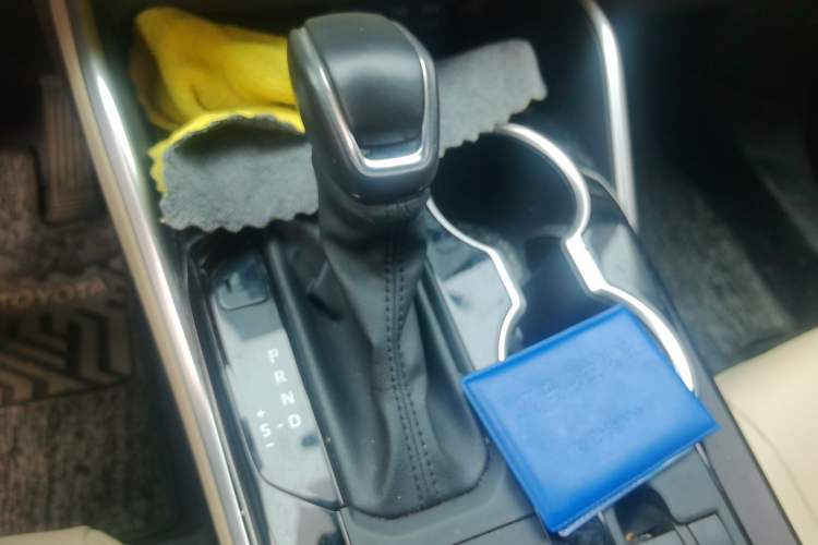 Used Toyota Highlander 2022 Dual-Engine 2.5L Two-Wheel Drive Prestige Edition 7-Seater Gear Lever