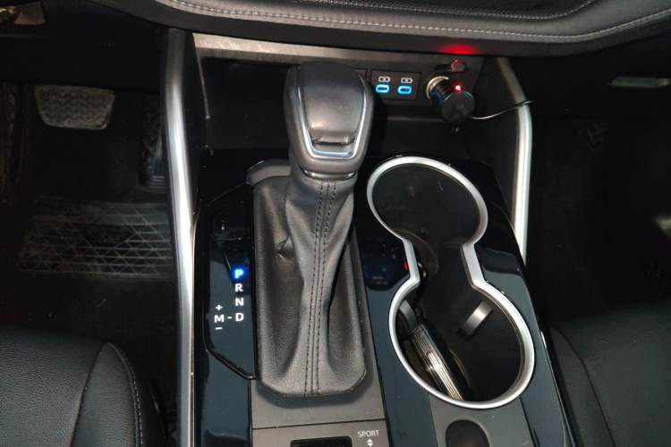 Used Toyota Highlander 2022 380T Four-Wheel Drive Prestige Edition 7-Seater Gear Lever