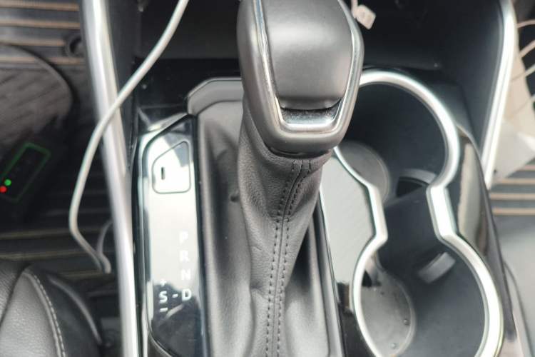 Used Toyota Highlander 2022 Dual-Engine 2.5L Four-Wheel Drive Prestige Version 7 Seats Gear Lever