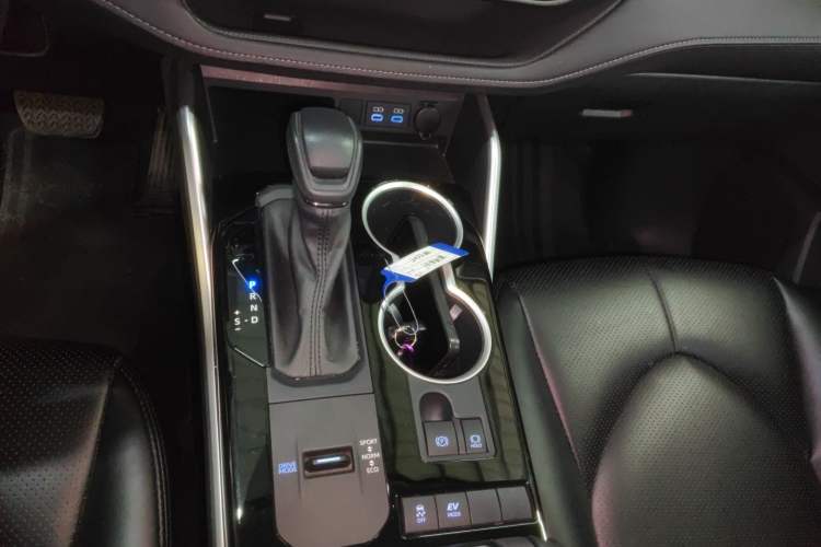 Used Toyota Highlander 2022 Dual-Engine 2.5L Two-Wheel Drive Elite Edition 7-Seater Gear Lever