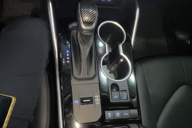 Used Toyota Highlander 2022 Dual-Engine 2.5L Four-Wheel Drive Prestige Version 7 Seats Gear Lever