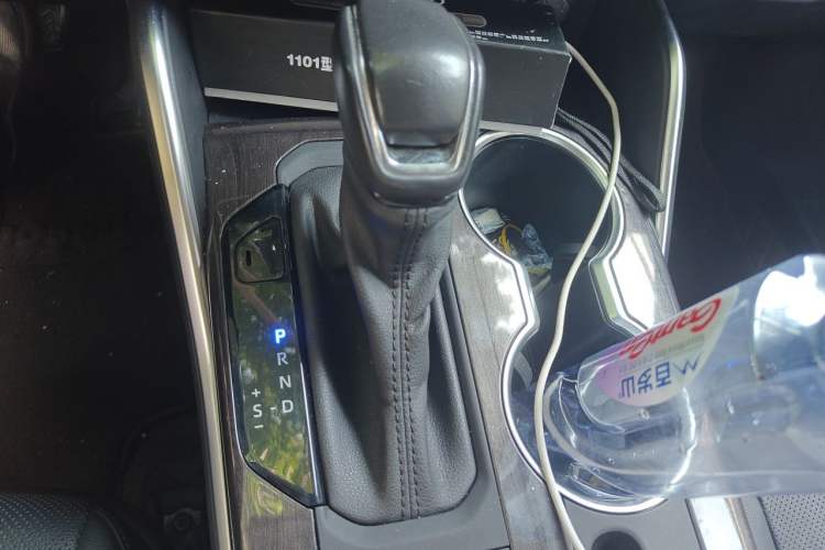 Used Toyota Highlander 2022 Dual-Engine 2.5L Four-Wheel Drive Supreme Edition 7-Seater Gear Lever