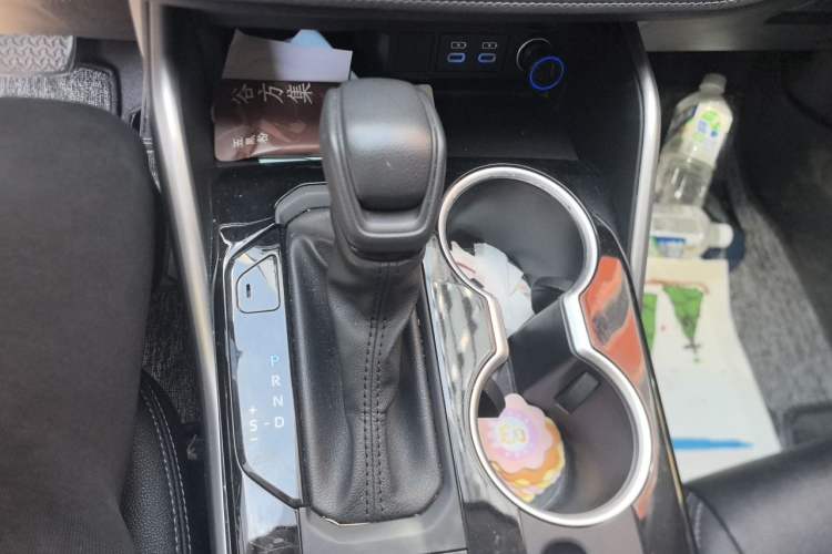 Used Toyota Highlander 2022 Dual-Engine 2.5L Two-Wheel Drive Elite Edition 5 Seats Gear Lever
