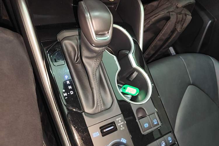 Used Toyota Highlander 2022 380T Four-Wheel Drive Prestige Edition 7-Seater Gear Lever
