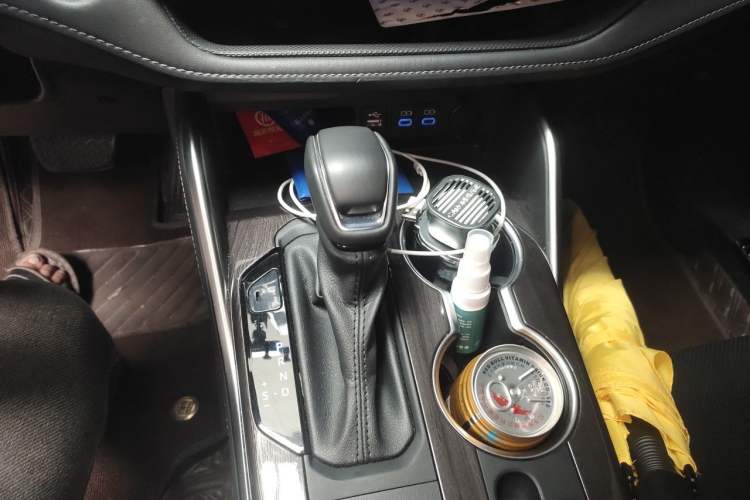 Used Toyota Highlander 2022 Dual-Engine 2.5L Four-Wheel Drive Supreme Edition 7-Seater Gear Lever