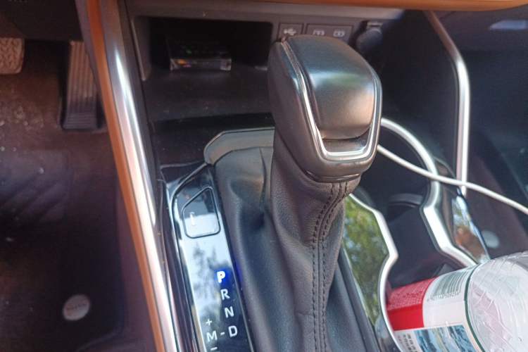 Used Toyota Highlander 2022 380T Four-Wheel Drive Prestige Edition 7-Seater Gear Lever