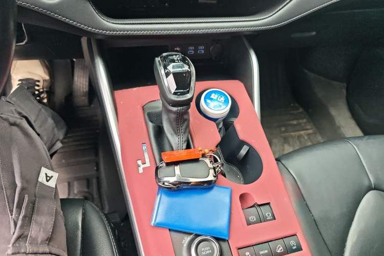 Used Toyota Highlander 2022 380T Four-Wheel Drive Prestige Edition 7-Seater Gear Lever