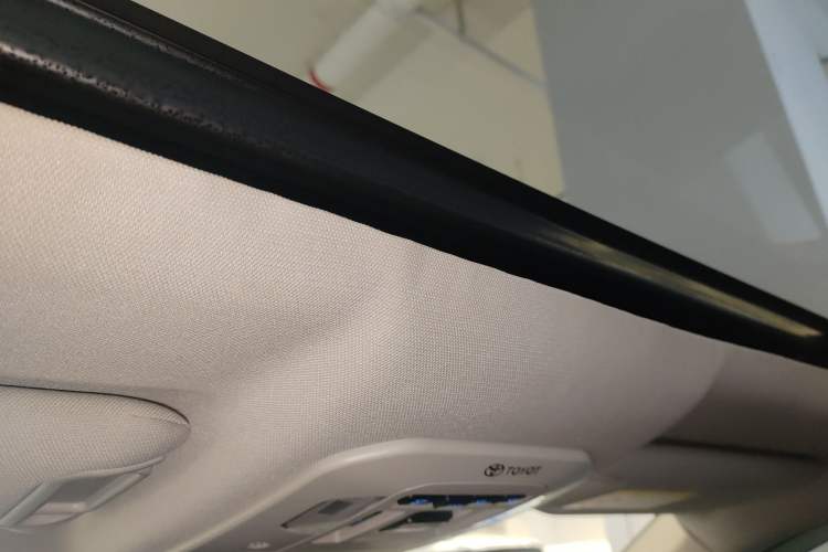 Used Toyota Highlander 2022 Dual-Engine 2.5L Four-Wheel Drive Prestige Version 7 Seats Headliner