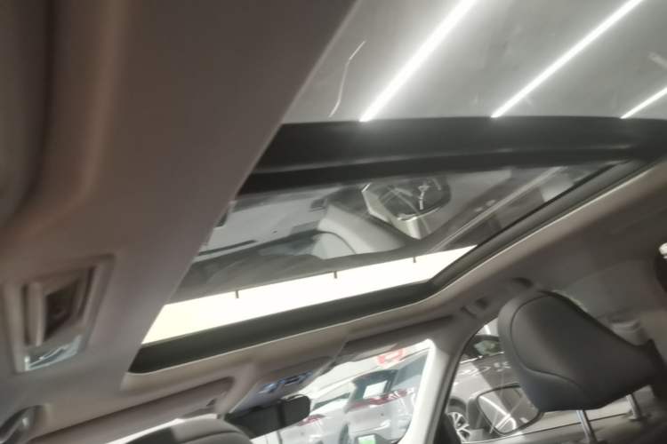 Used Toyota Highlander 2022 Dual-Engine 2.5L Four-Wheel Drive Prestige Version 7 Seats Headliner