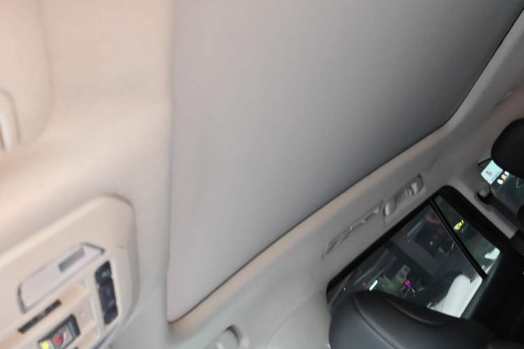 Used Toyota Highlander 2022 Dual-Engine 2.5L Four-Wheel Drive Prestige Version 7 Seats Headliner