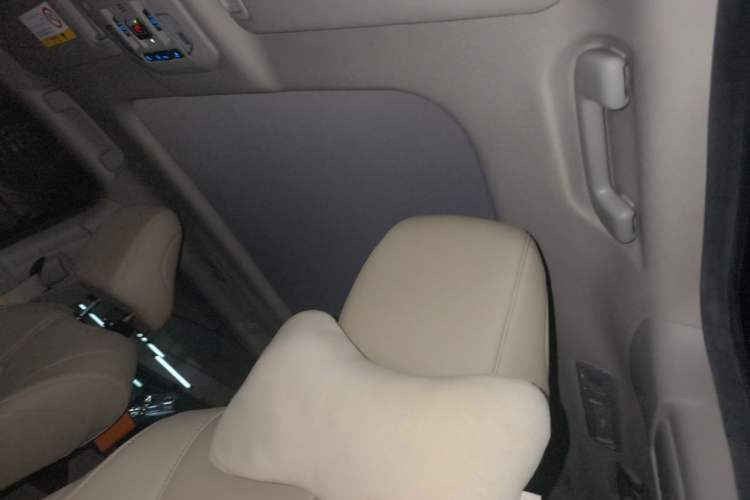 Used Toyota Highlander 2022 Dual-Engine 2.5L Four-Wheel Drive Prestige Version 7 Seats Headliner
