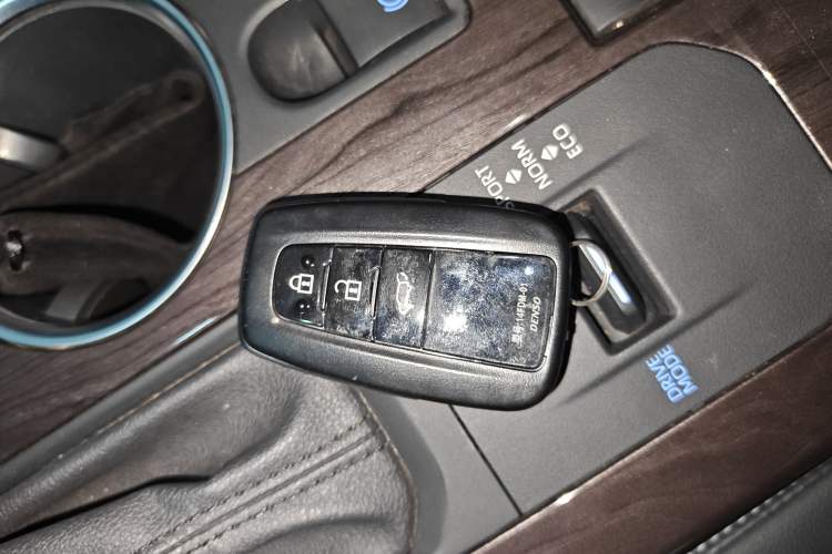 Used Toyota Highlander 2022 Dual-Engine 2.5L Four-Wheel Drive Supreme Edition 7-Seater Interior 1