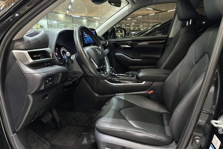 Used Toyota Highlander 2022 Dual-Engine 2.5L Four-Wheel Drive Prestige Version 7 Seats Interior 1