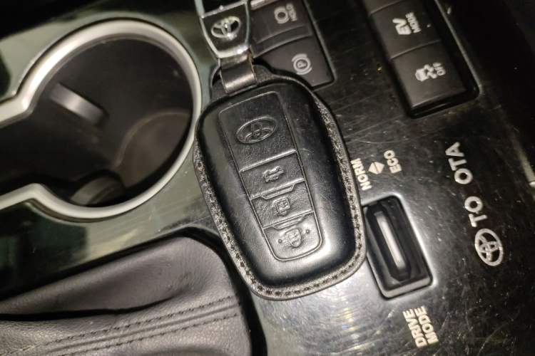 Used Toyota Highlander 2022 Dual-Engine 2.5L Four-Wheel Drive Prestige Version 7 Seats Interior 1