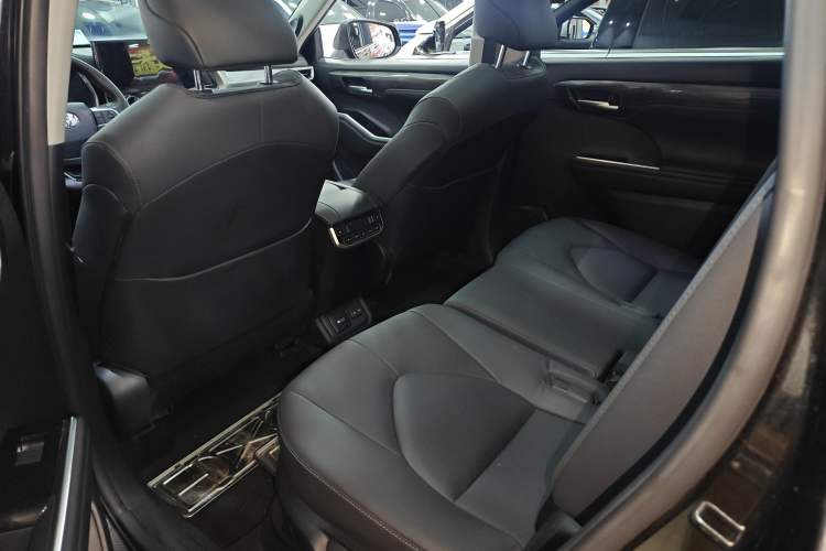 Used Toyota Highlander 2022 Dual-Engine 2.5L Four-Wheel Drive Supreme Edition 7-Seater Interior 1