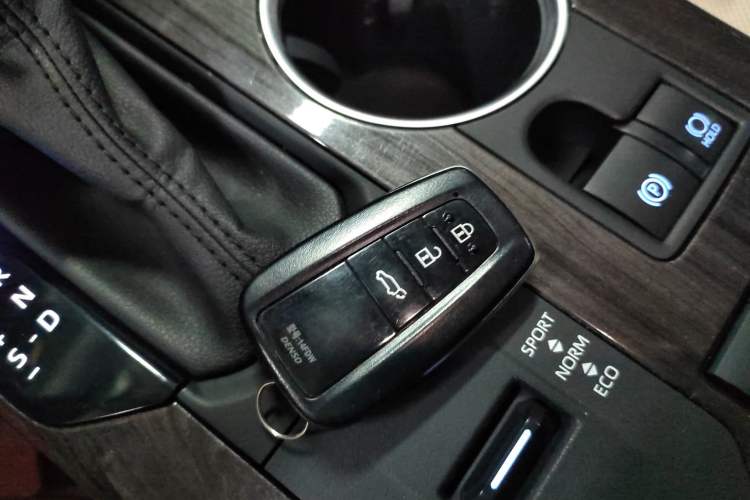 Used Toyota Highlander 2022 Dual-Engine 2.5L Four-Wheel Drive Supreme Edition 7-Seater Interior 1