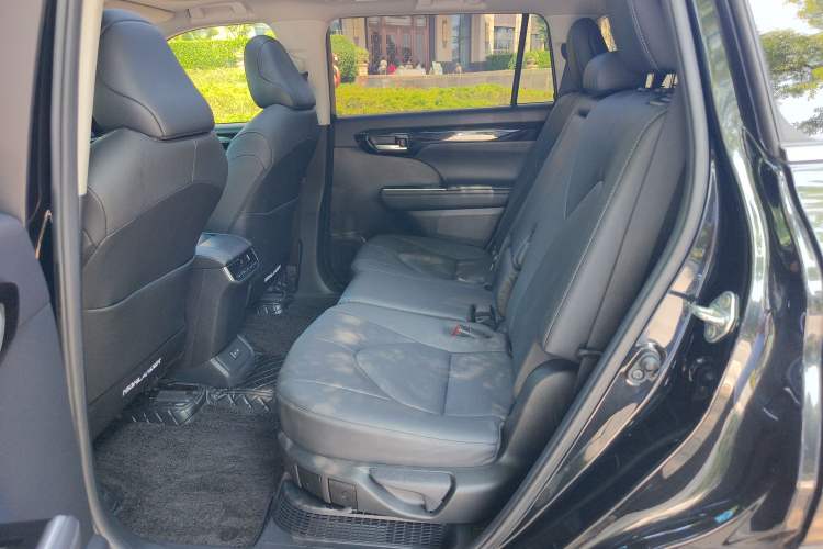 Used Toyota Highlander 2022 Dual-Engine 2.5L Two-Wheel Drive Prestige Edition 7-Seater Interior 1