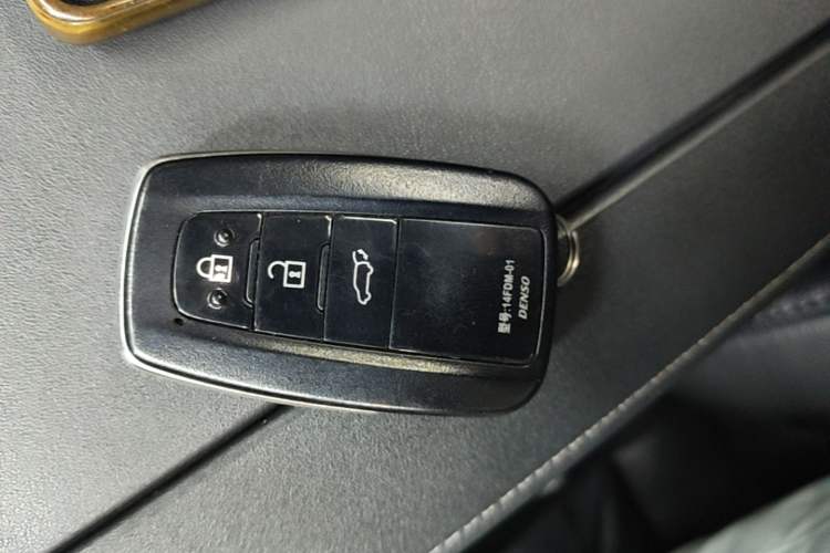 Used Toyota Highlander 2022 Dual-Engine 2.5L Four-Wheel Drive Prestige Version 7 Seats Interior 1