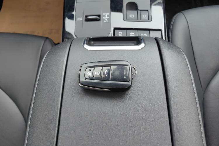 Used Toyota Highlander 2022 Dual-Engine 2.5L Four-Wheel Drive Prestige Version 7 Seats Interior 1