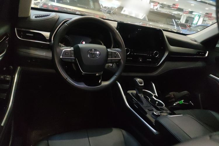 Used Toyota Highlander 2022 380T 4x4 Luxury Edition 7 Seats Interior 2