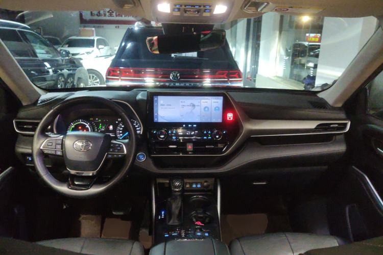 Used Toyota Highlander 2022 Dual-Engine 2.5L Four-Wheel Drive Prestige Version 7 Seats Interior 2
