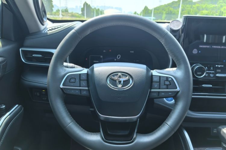 Used Toyota Highlander 2022 Dual-Engine 2.5L Four-Wheel Drive Supreme Edition 7-Seater Interior 2