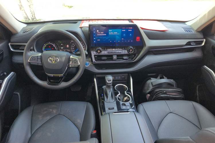 Used Toyota Highlander 2022 Dual-Engine 2.5L Two-Wheel Drive Prestige Edition 7-Seater Interior 2