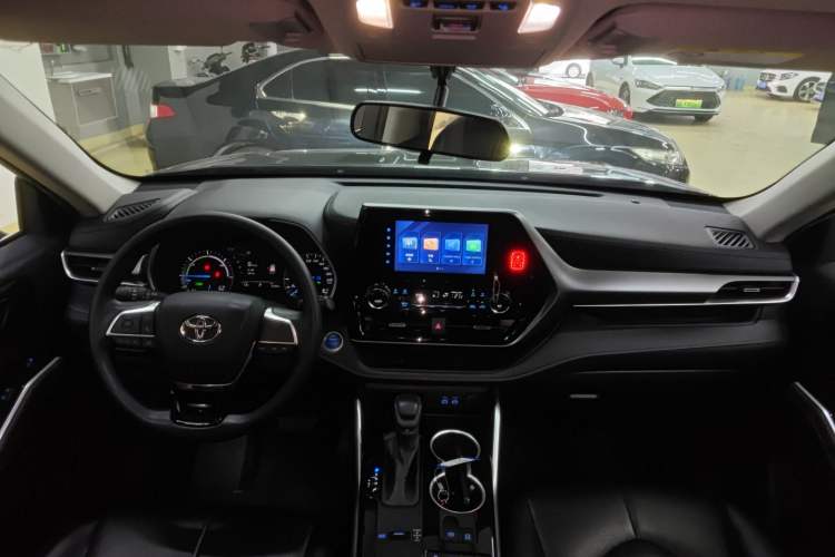 Used Toyota Highlander 2022 Dual-Engine 2.5L Two-Wheel Drive Elite Edition 7-Seater Interior 2