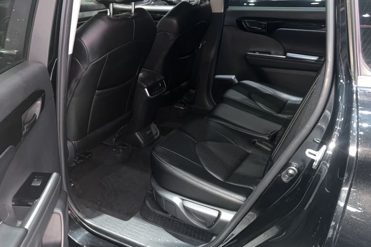 Used Toyota Highlander 2022 Dual-Engine 2.5L Two-Wheel Drive Elite Edition 5 Seats Interior 2
