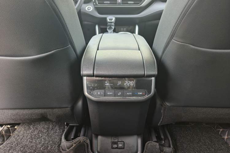 Used Toyota Highlander 2022 380T 4x4 Luxury Edition 7 Seats Interior 3