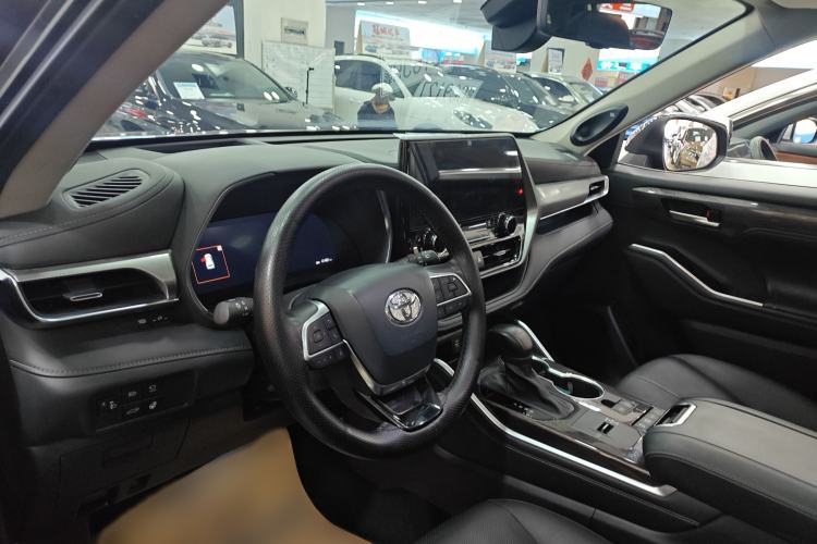 Used Toyota Highlander 2022 Dual-Engine 2.5L Four-Wheel Drive Supreme Edition 7-Seater Interior 3