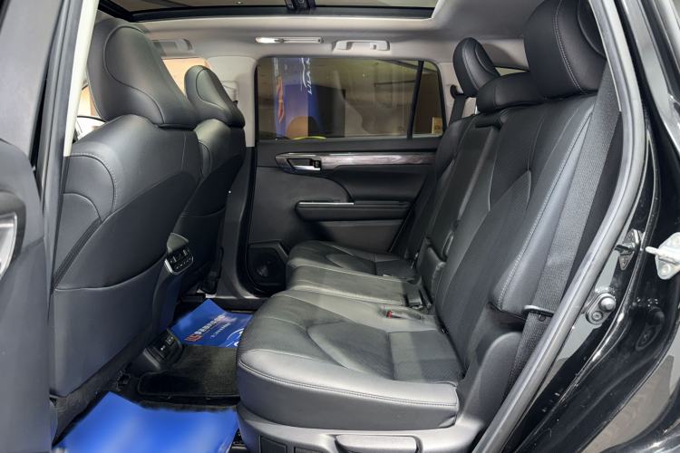 Used Toyota Highlander 2022 Dual-Engine 2.5L Four-Wheel Drive Prestige Version 7 Seats Interior 3