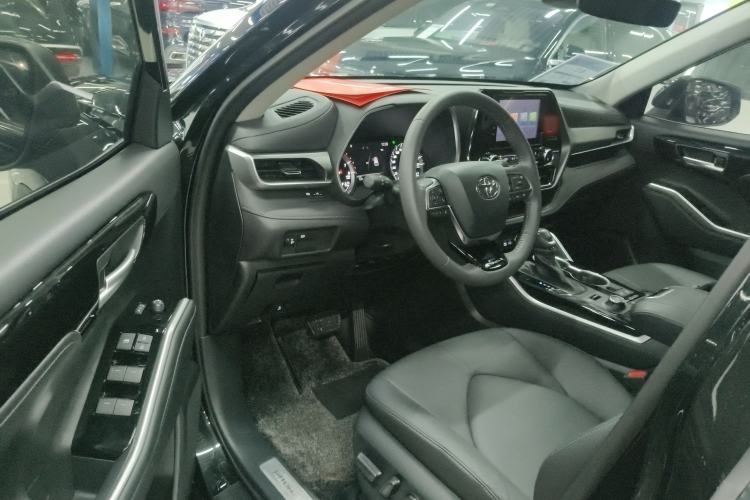 Used Toyota Highlander 2022 380T 4x4 Luxury Edition 7 Seats Interior 3