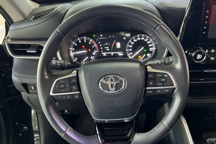 Used Toyota Highlander 2022 380T 4x4 Luxury Edition 7 Seats Interior 3
